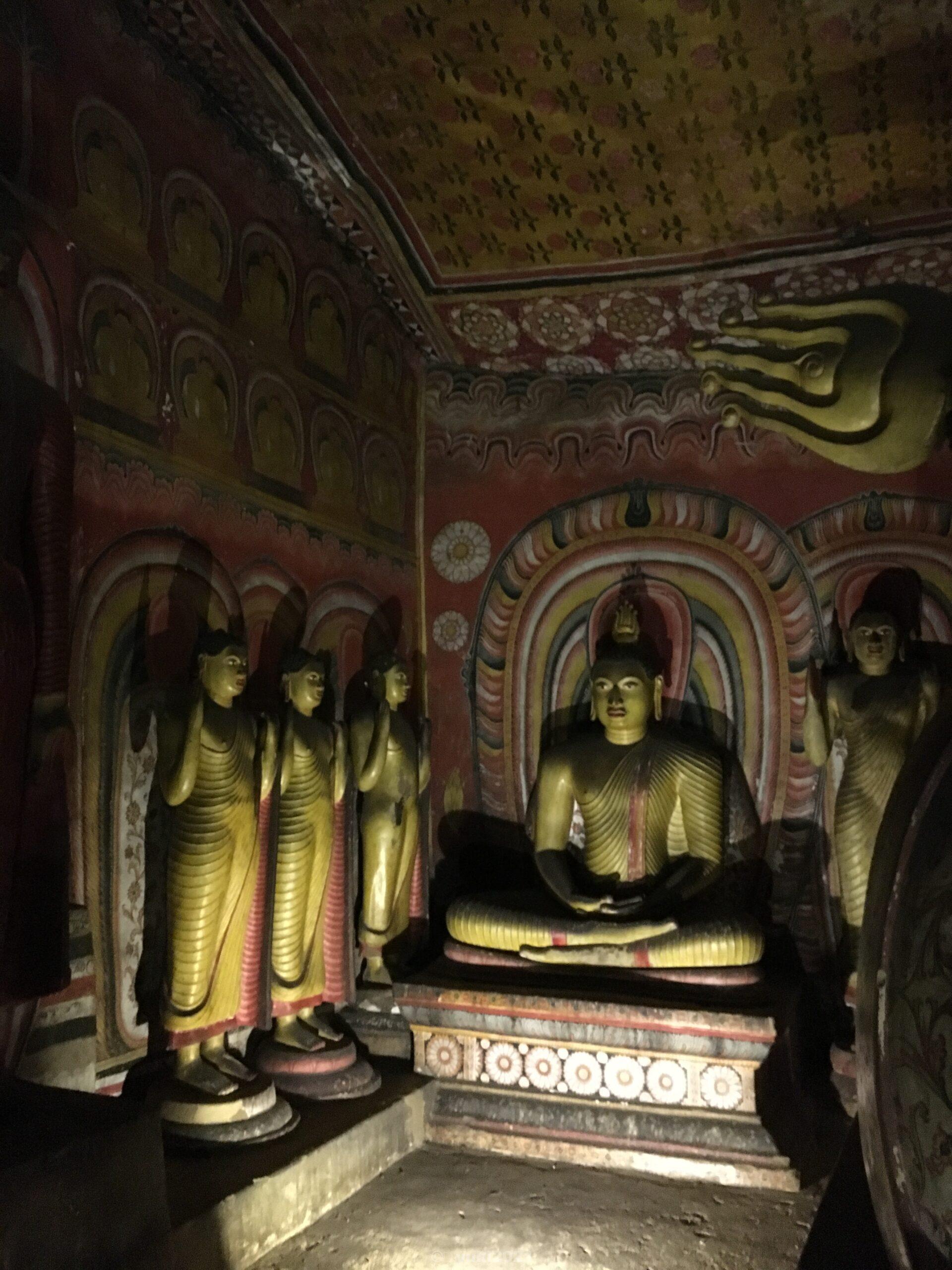 ランギリ・ダンブッラの石窟寺院