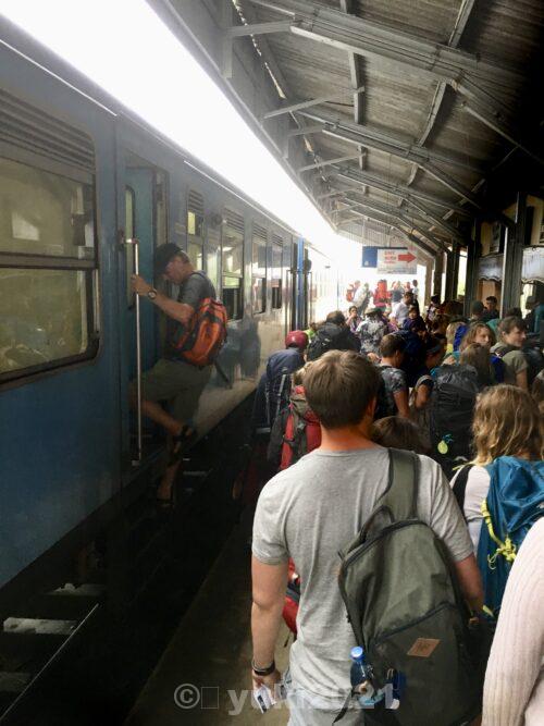 エッラ駅のホーム