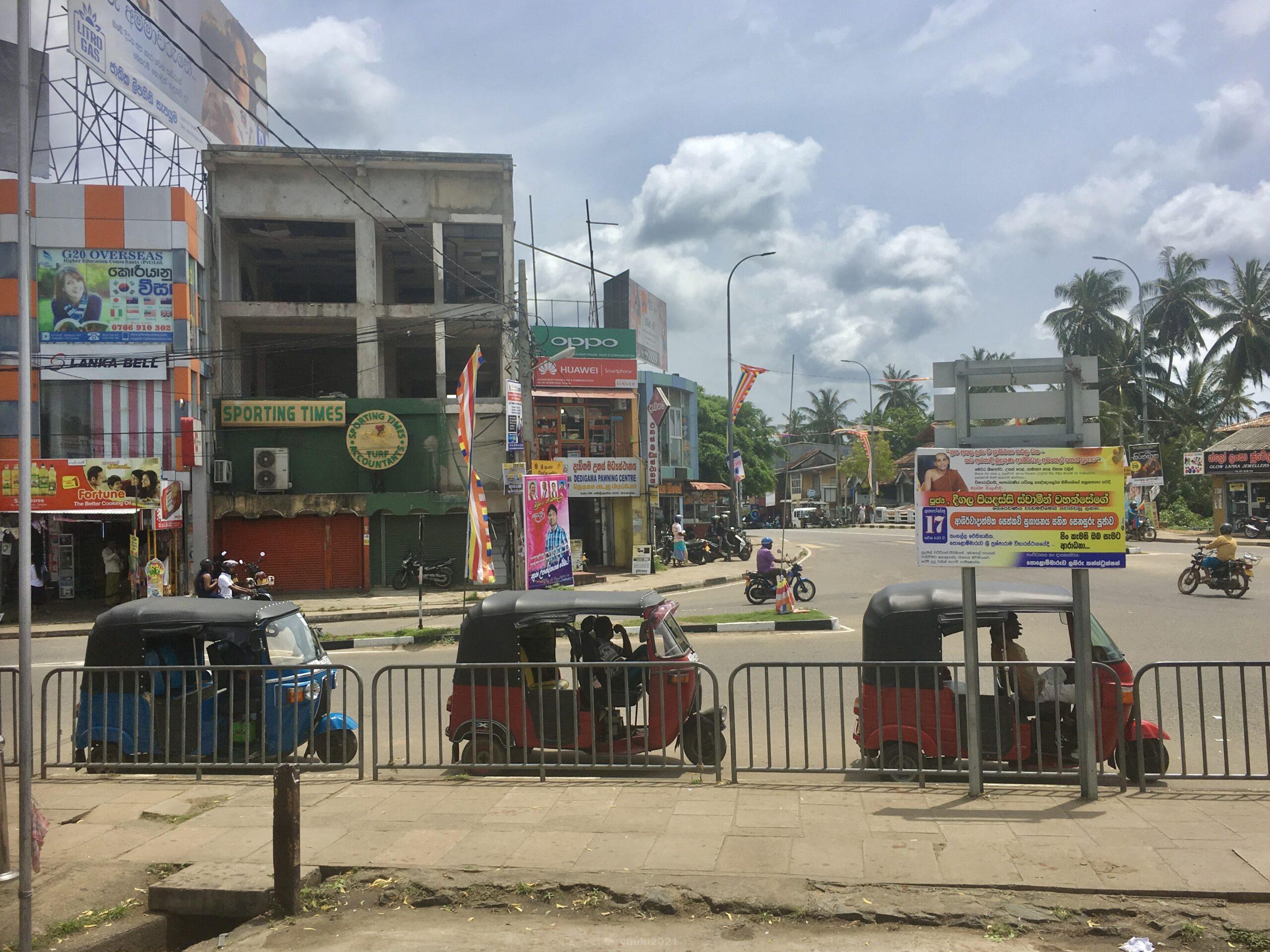 タンガッラのリクシャー